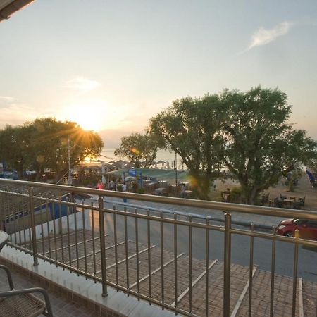 Sea Gem Apartment 1 Néoi Epivátai Eksteriør billede